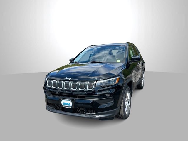 Used 2022 Jeep Compass Latitude w/ Sun and Sound Group AWD/4WD image 1