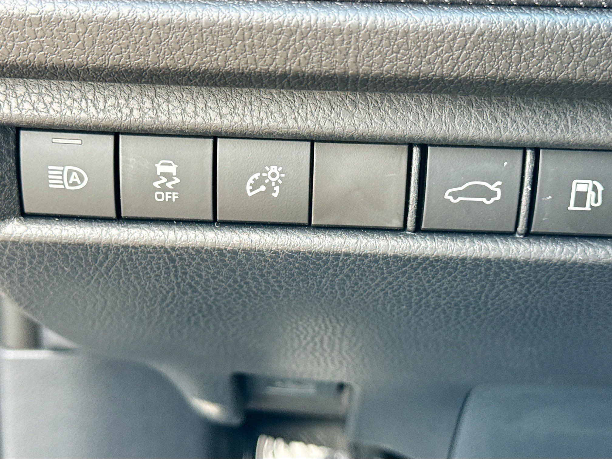 Used 2026 Toyota Camry SE w/ Multimedia Upgrade Package FWD image 34