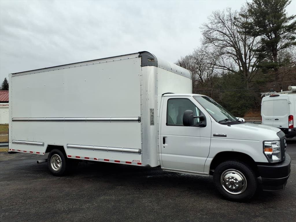 Used 2021 Ford E-350 and Econoline 350 Super Duty image 4
