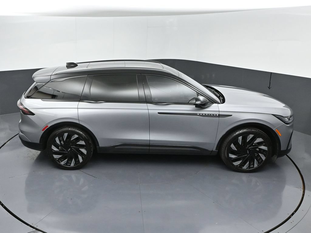 Used 2025 Lincoln Nautilus Reserve AWD/4WD image 50