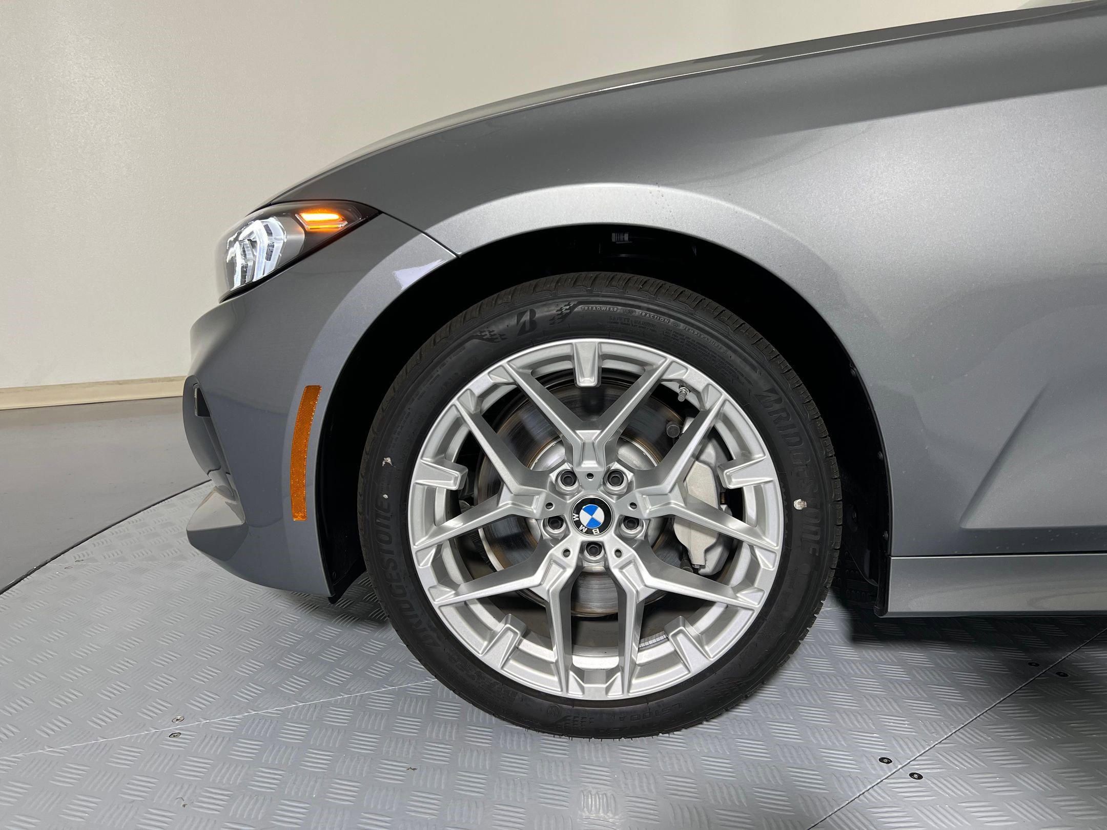 Used 2025 BMW 330i xDrive Sedan w/ Convenience Package AWD/4WD image 10