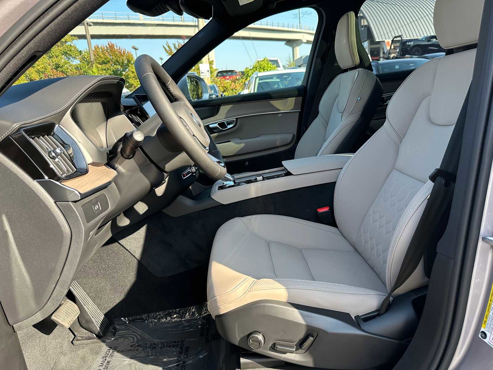 New 2026 Volvo XC90 B6 Plus w/ Protection Package Premier image 20