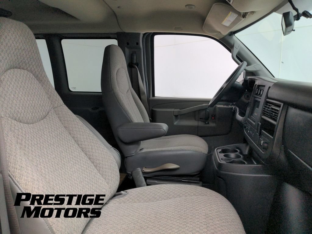 Used 2018 Chevrolet Express 3500 LT w/ LT Preferred Equipment Group RWD image 23