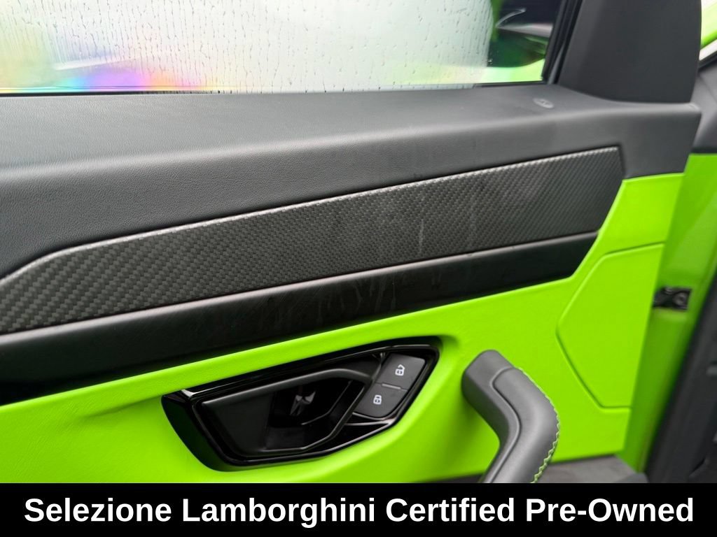 Used 2025 Lamborghini Urus SE AWD/4WD image 28