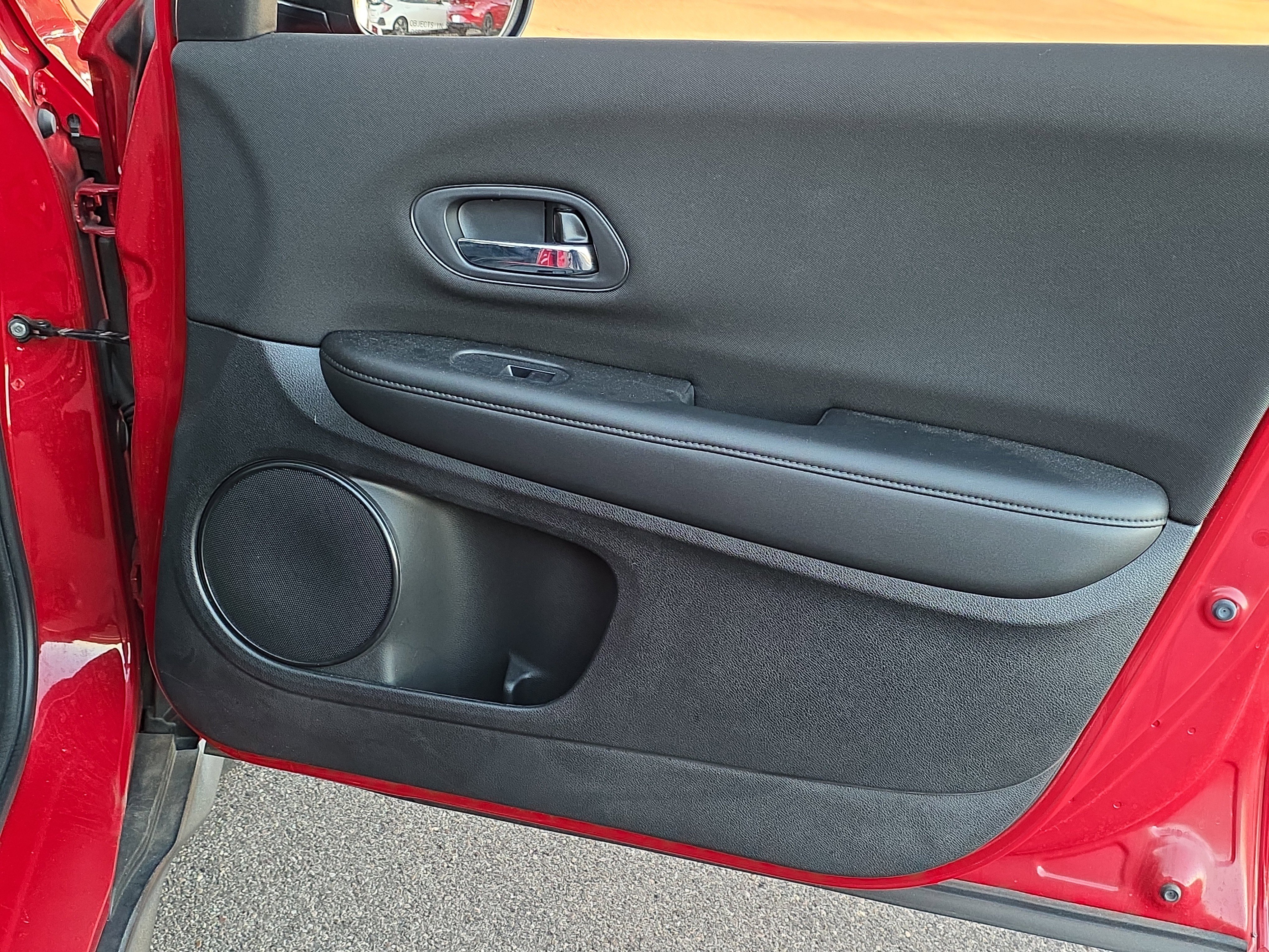 Used 2017 Honda HR-V LX image 27