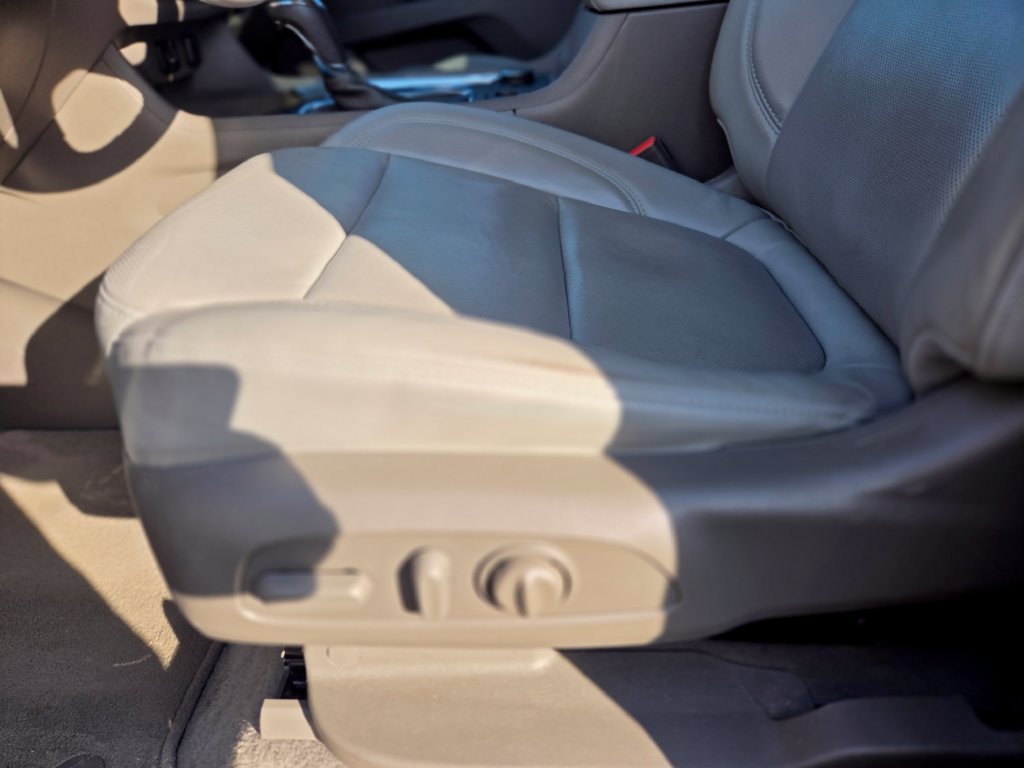 Used 2019 Chevrolet Traverse Premier w/ LPO, Cargo Package AWD/4WD image 33