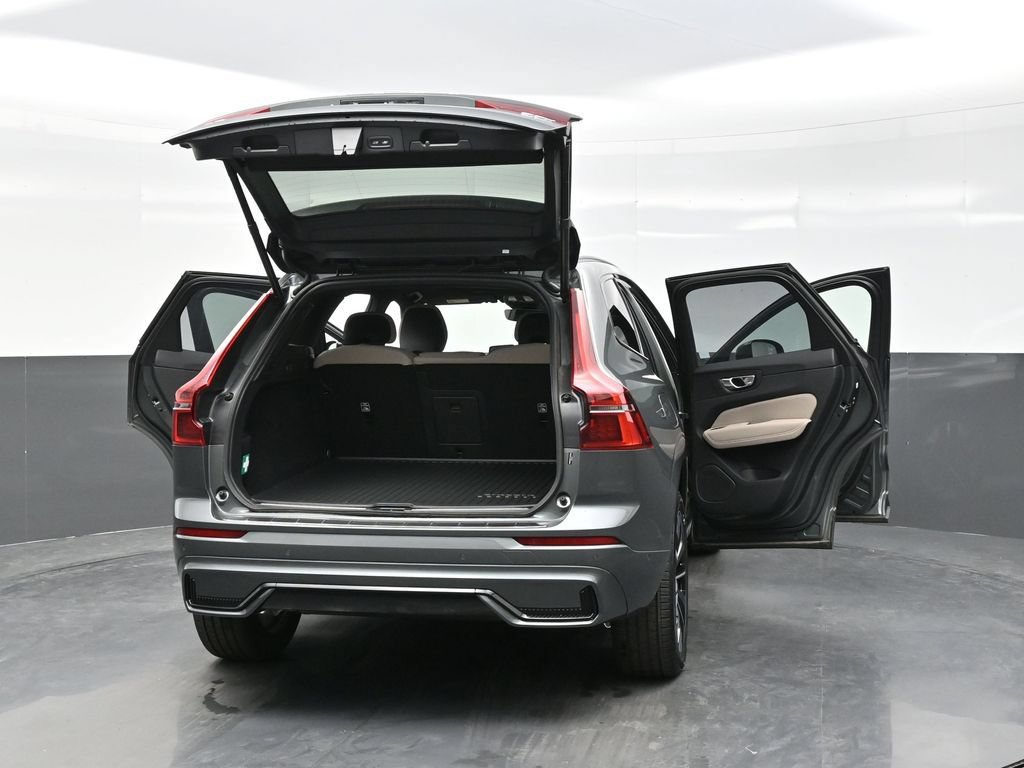 New 2026 Volvo XC60 B5 Plus w/ Protection Package Premier AWD/4WD image 43