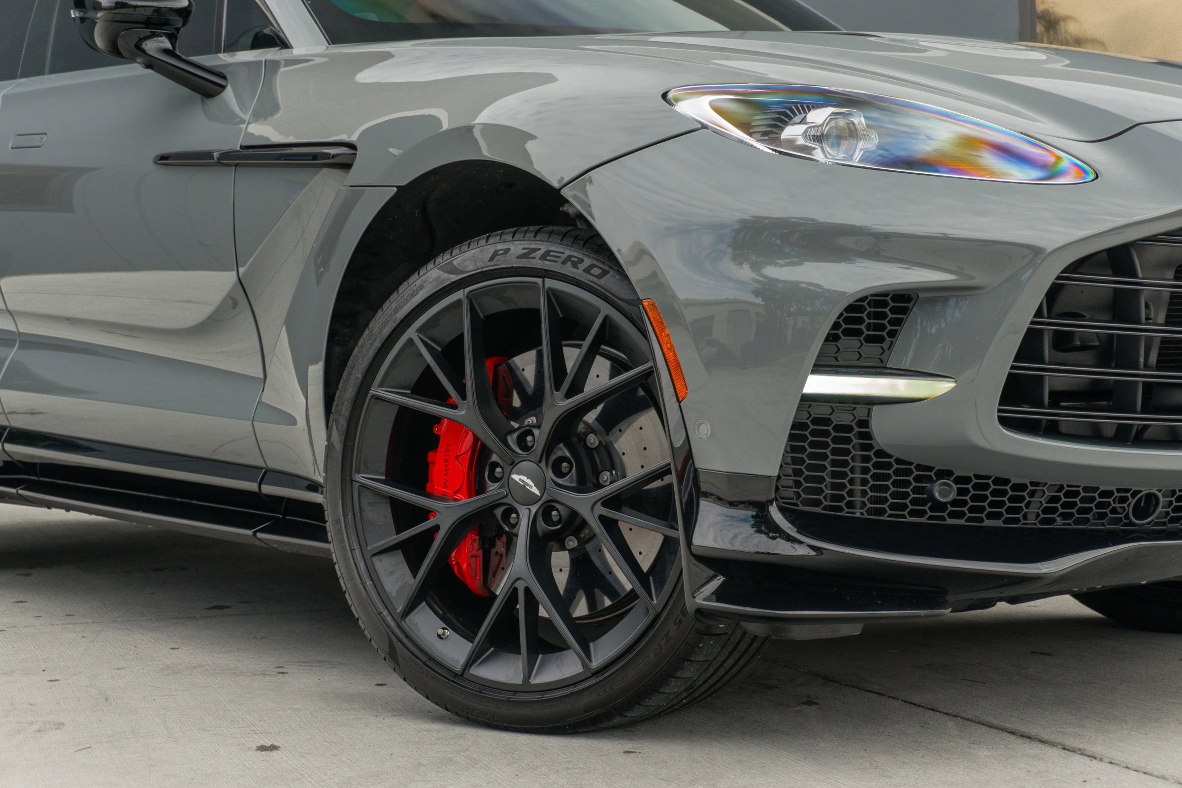 Used 2025 Aston Martin DBX 707 image 32