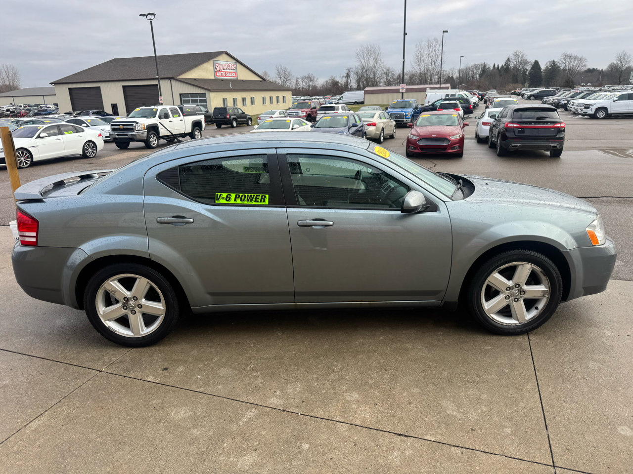 Used 2010 Dodge Avenger R/T image 4