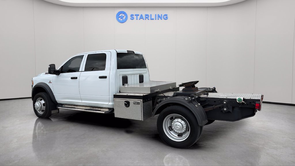 Used 2024 RAM 5500 Tradesman w/ Chrome Appearance Group AWD/4WD image 4