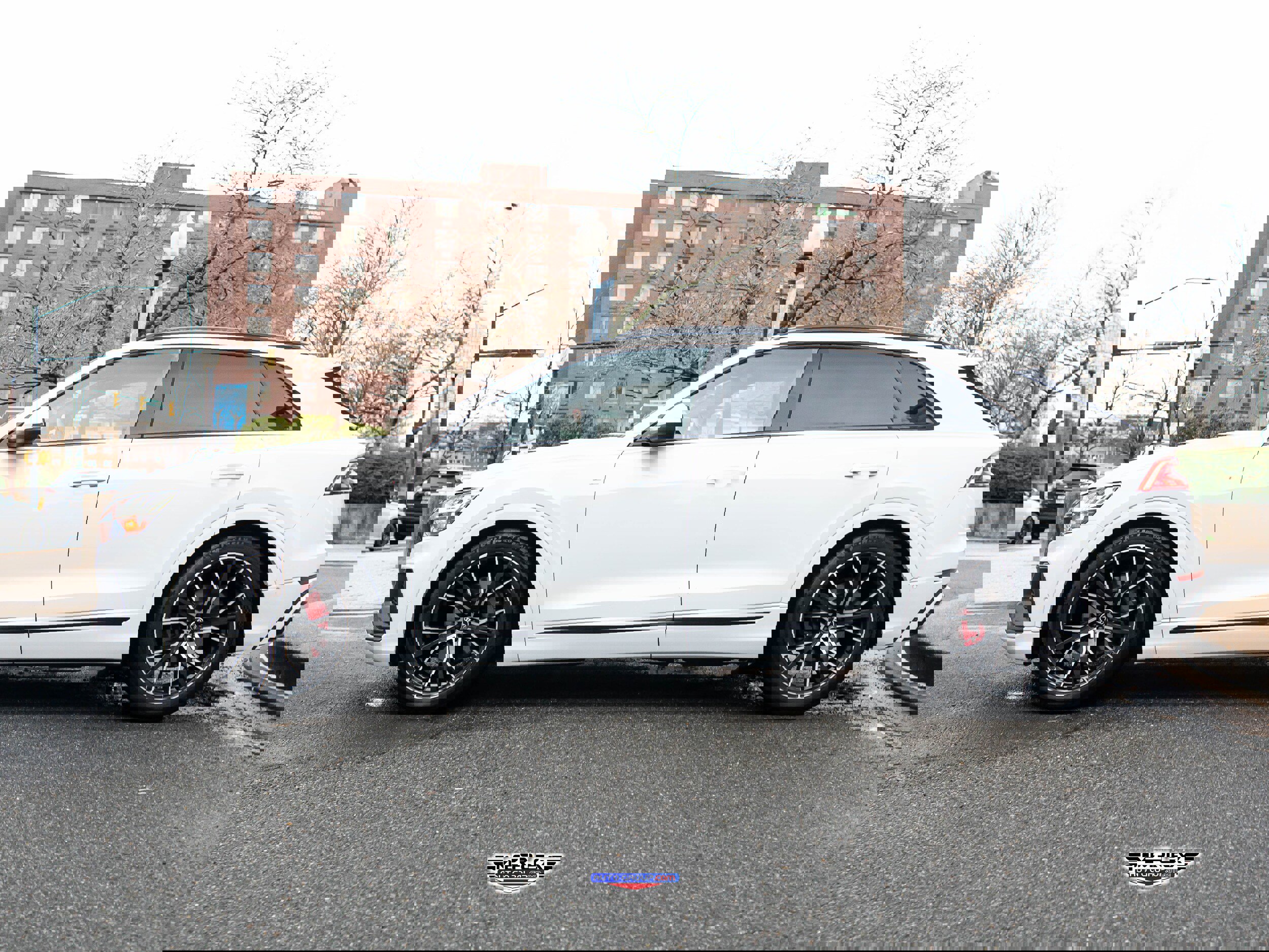 Used 2021 Audi Q8 Prestige w/ Prestige Package image 4