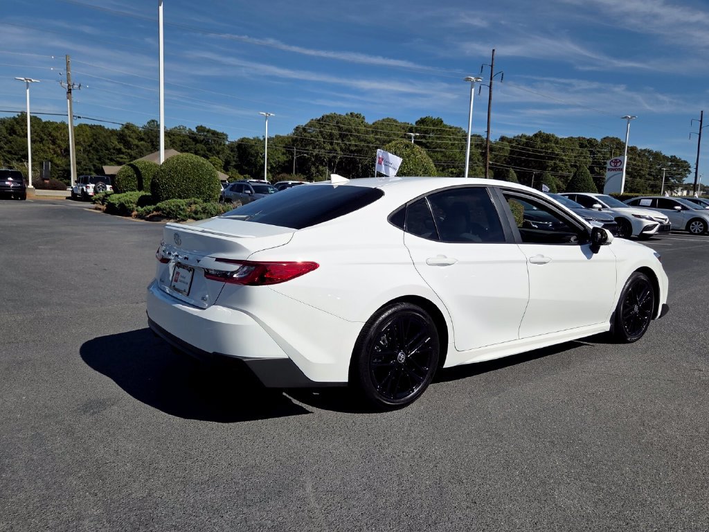 Used 2025 Toyota Camry SE FWD image 12
