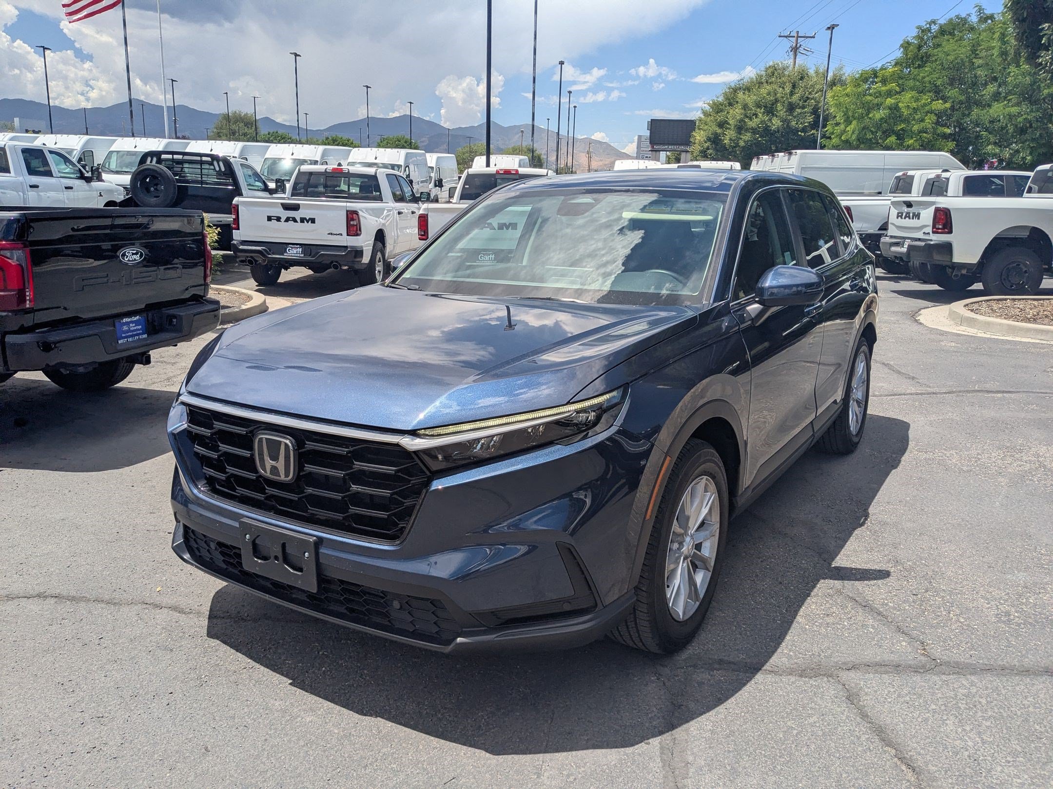 Used 2025 Honda CR-V EX-L image 11