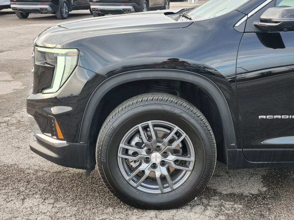 Used 2025 GMC Acadia Elevation image 8