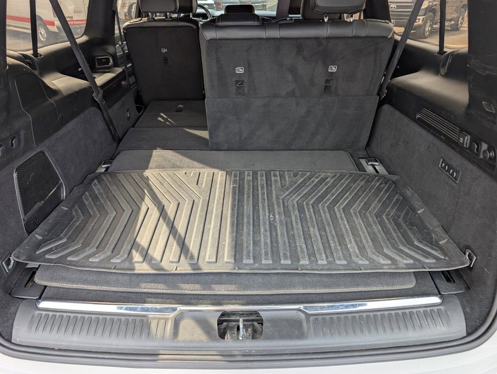 Used 2023 Jeep Grand Wagoneer L Series III image 31