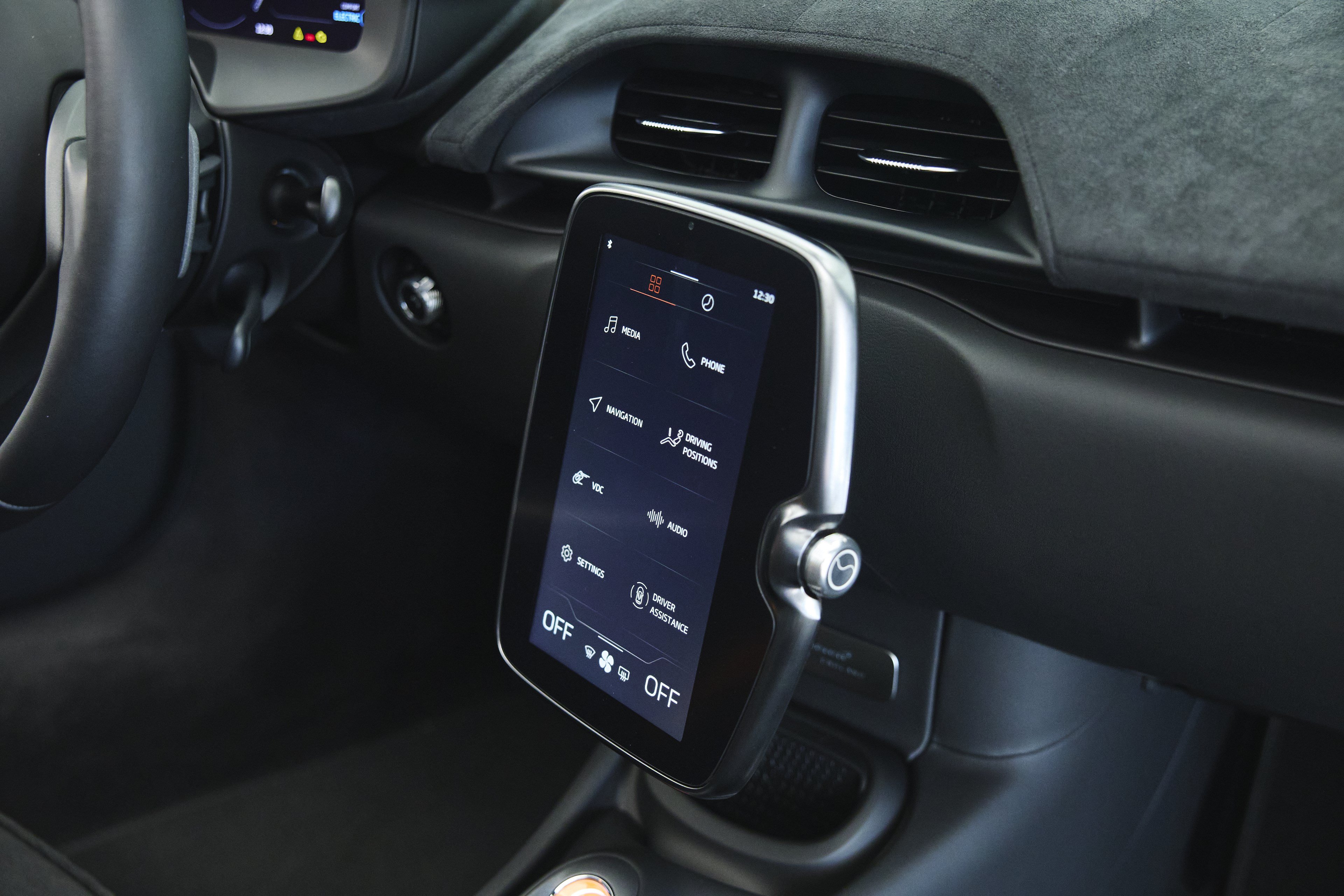 Used 2025 McLaren Artura Spider RWD image 55