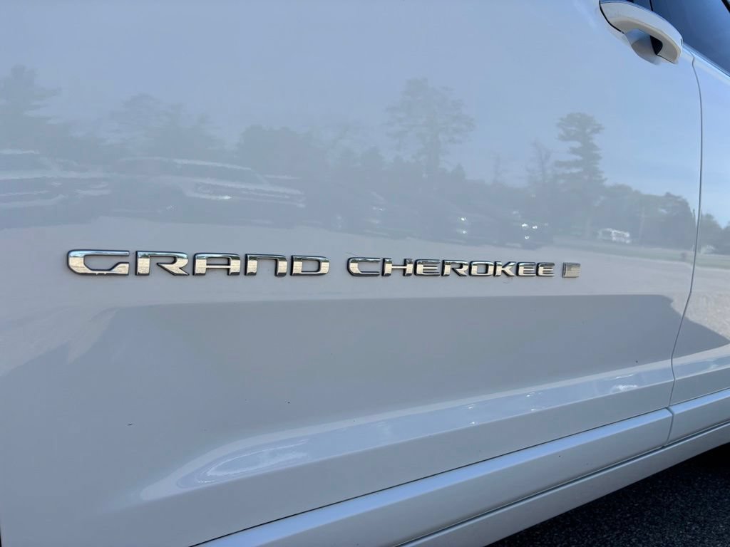 Used 2023 Jeep Grand Cherokee L Overland AWD/4WD image 10