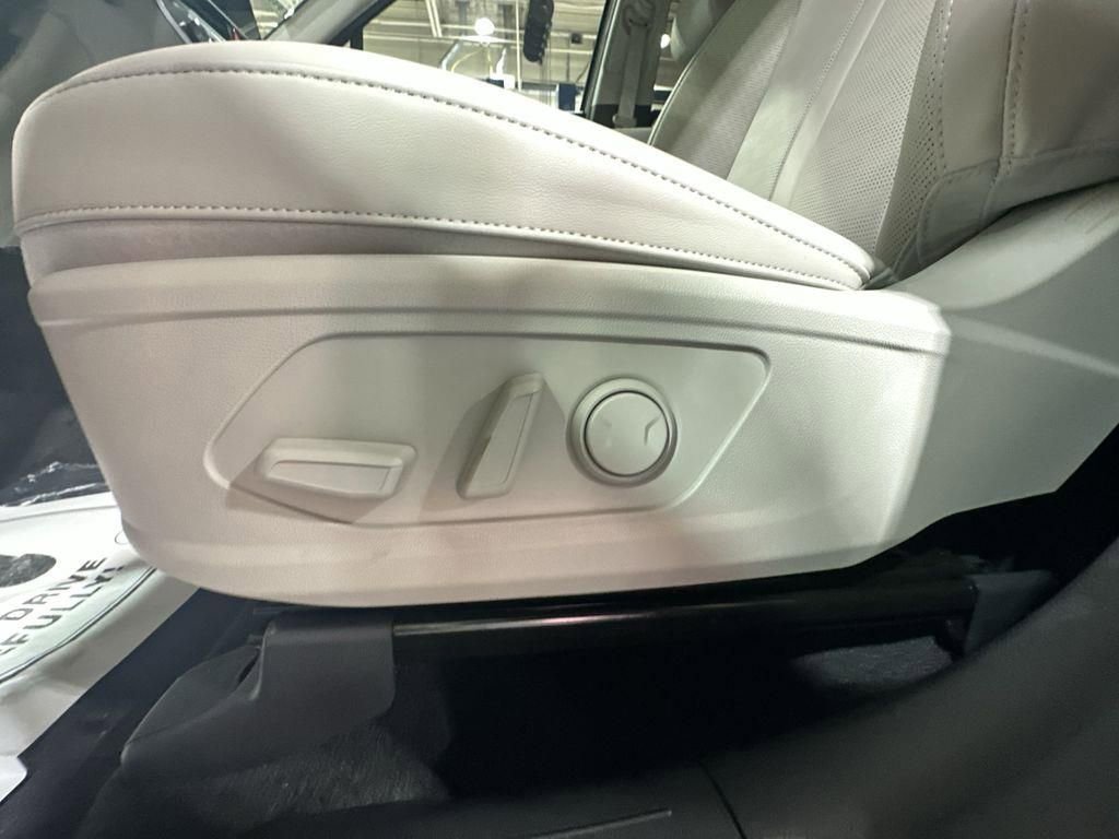 New 2026 Kia Sorento S image 9