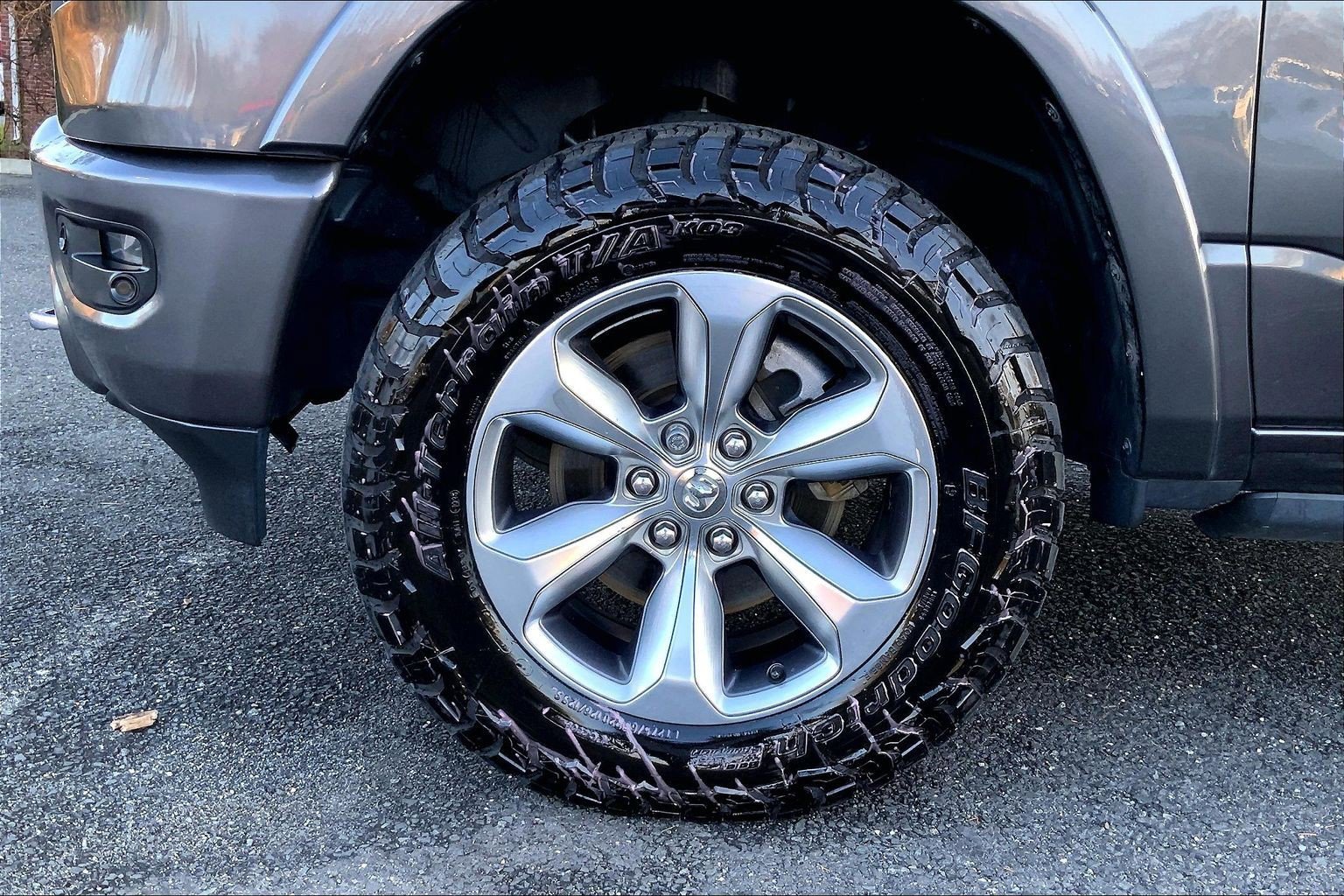 Used 2022 RAM 1500 Limited w/ Body Color Bumper Group image 9