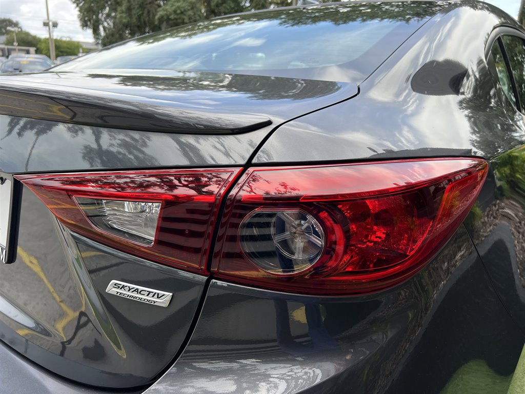 Used 2015 MAZDA MAZDA3 i Touring w/ Technology Package image 12