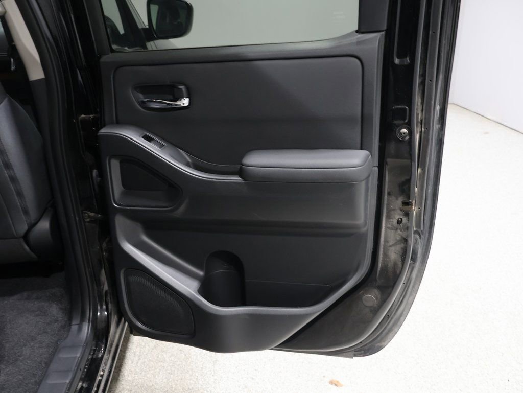 Used 2024 Nissan Frontier SV image 21