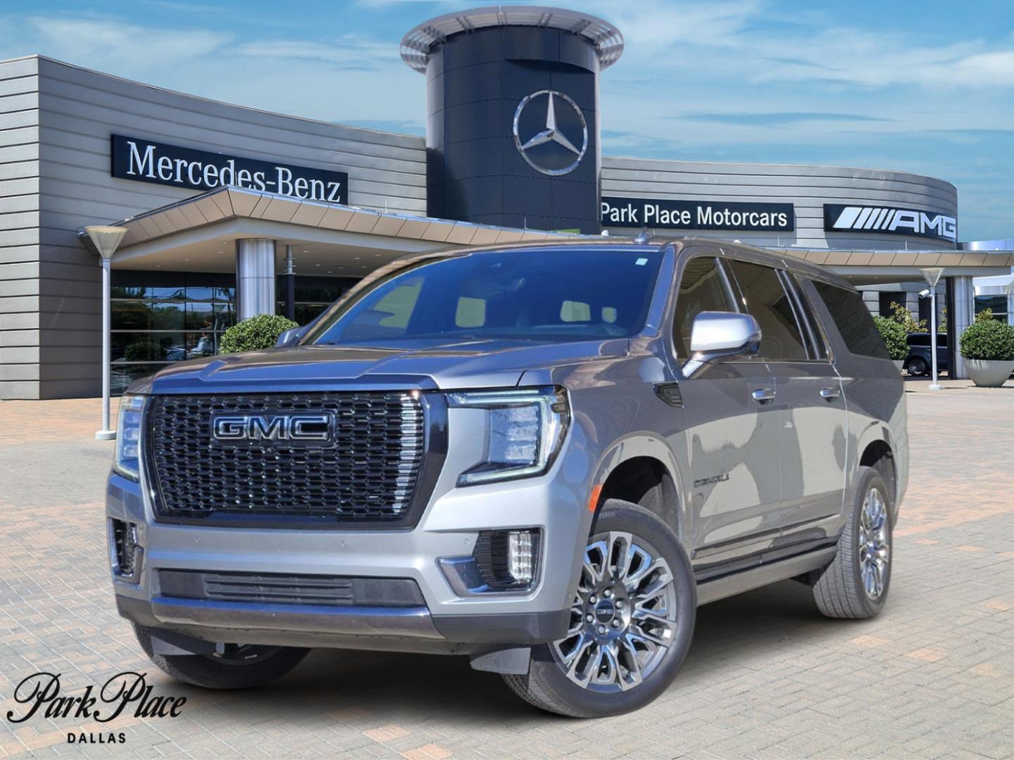 Used 2023 GMC Yukon XL Denali Ultimate image 1