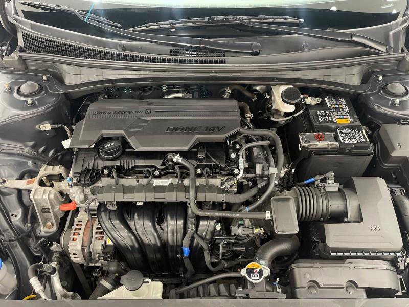 Used 2021 Hyundai Elantra SEL w/ Cargo Package image 11