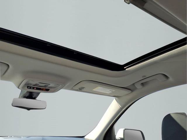 Used 2021 Chevrolet Traverse Premier AWD/4WD image 10