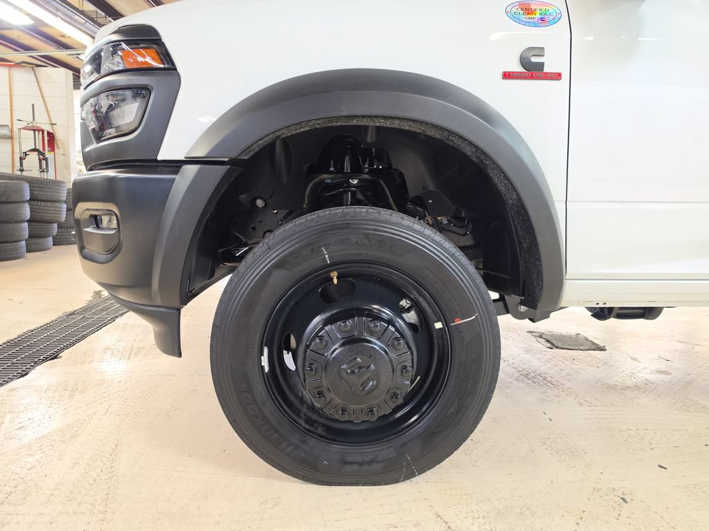 New 2026 RAM 5500 Tradesman AWD/4WD image 25