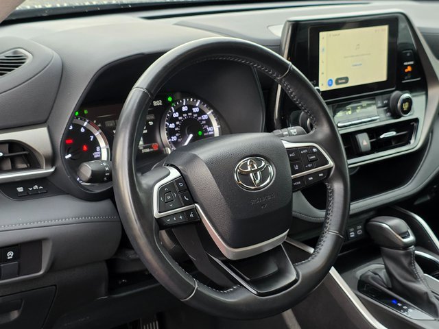 Used 2024 Toyota Highlander LE image 14