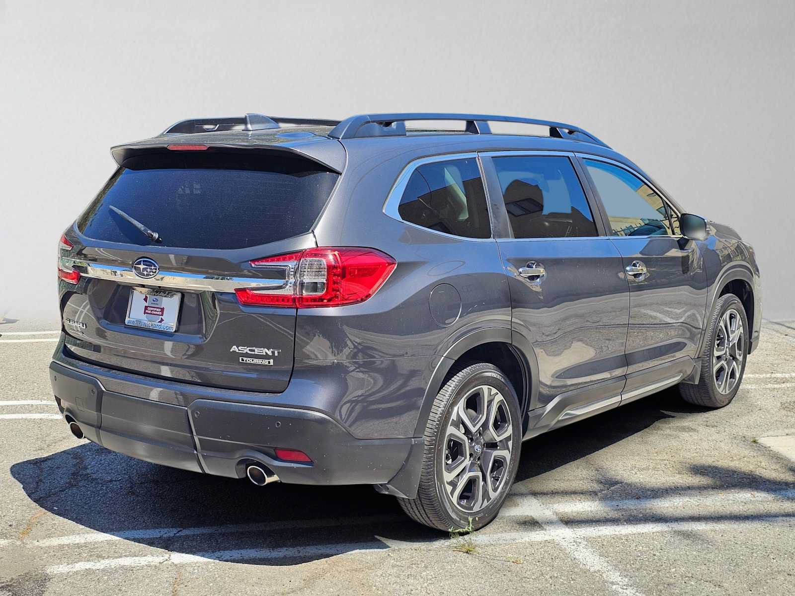 Used 2023 Subaru Ascent Touring AWD/4WD image 3