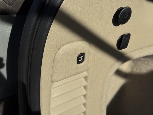 Used 2018 Jeep Grand Cherokee Overland image 38