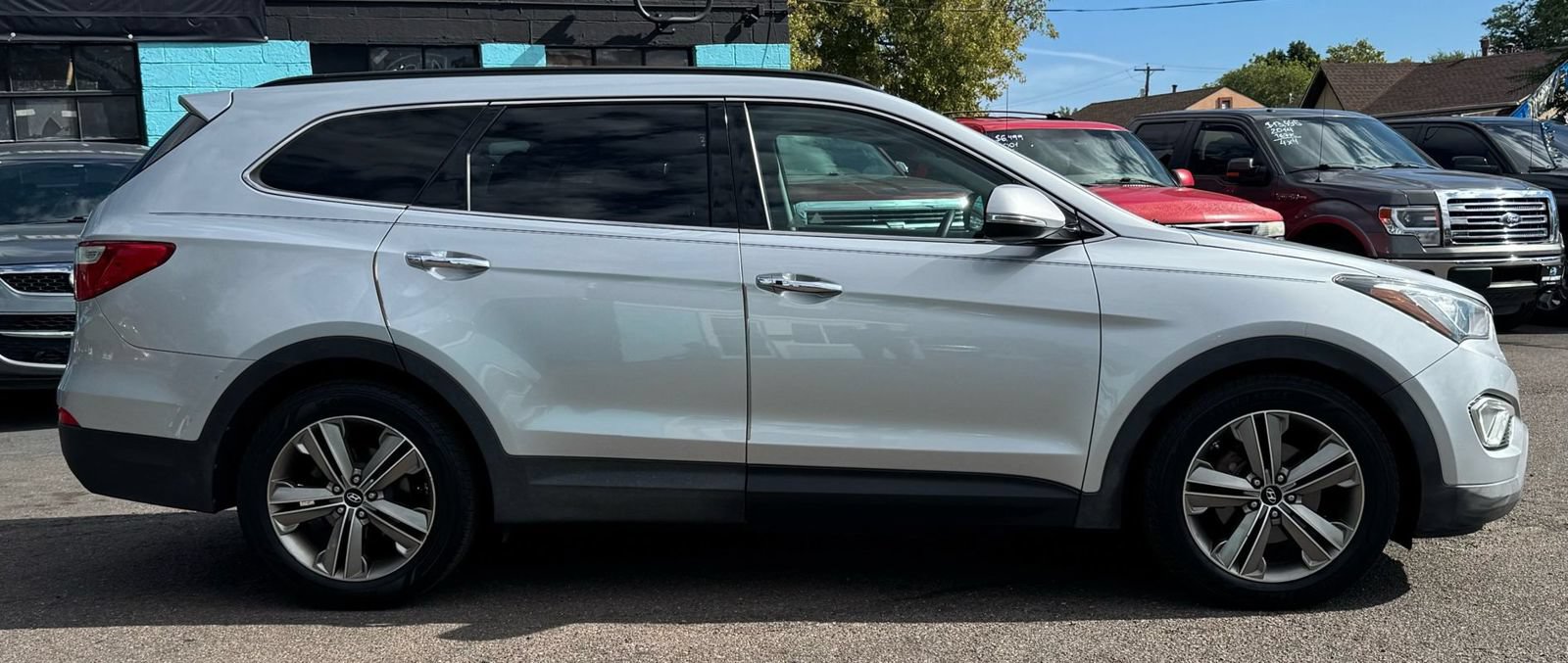 Used 2013 Hyundai Santa Fe Limited w/ Technology Pkg AWD/4WD image 2