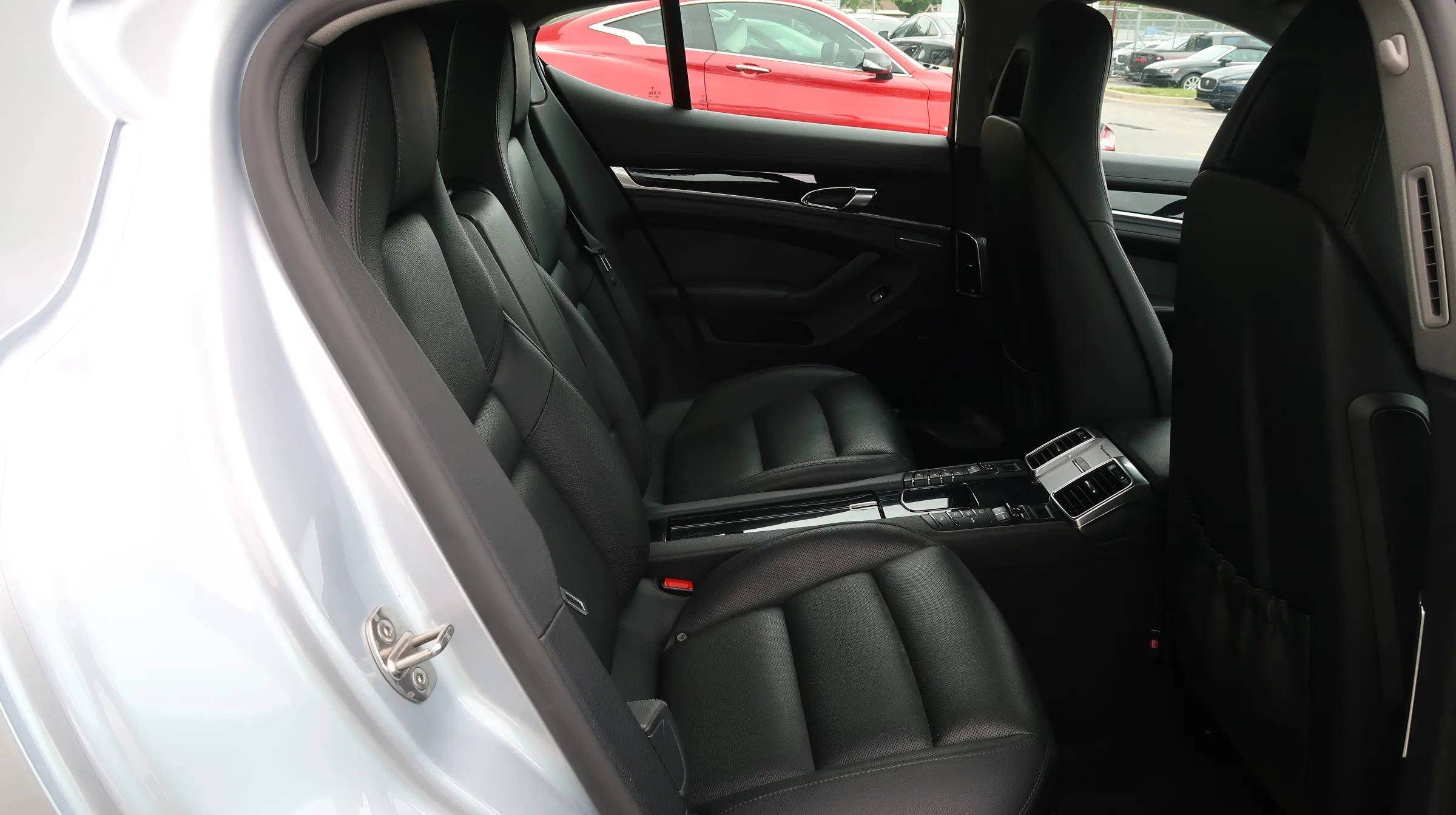 Used 2015 Porsche Panamera S image 22