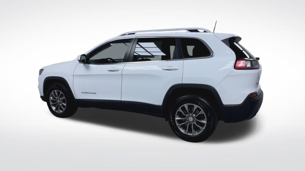 Used 2019 Jeep Cherokee Latitude Plus AWD/4WD image 6