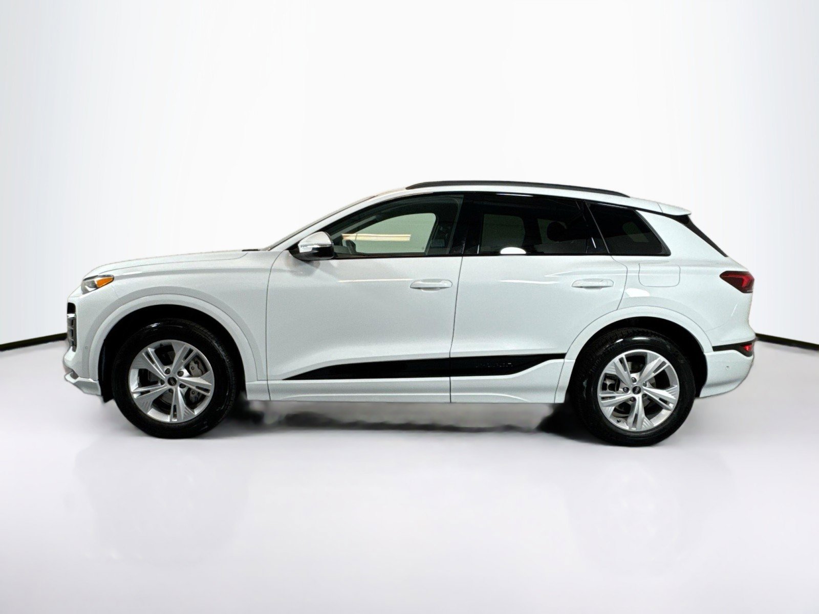 Used 2025 Audi Q6 e-tron Premium w/ Convenience Package image 7