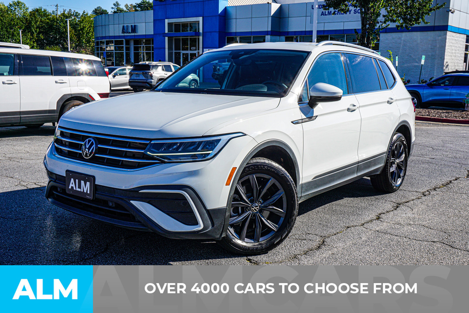 Used 2024 Volkswagen Tiguan Wolfsburg Edition AWD/4WD image 2