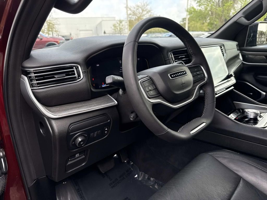 Used 2024 Jeep Wagoneer L Series II image 28
