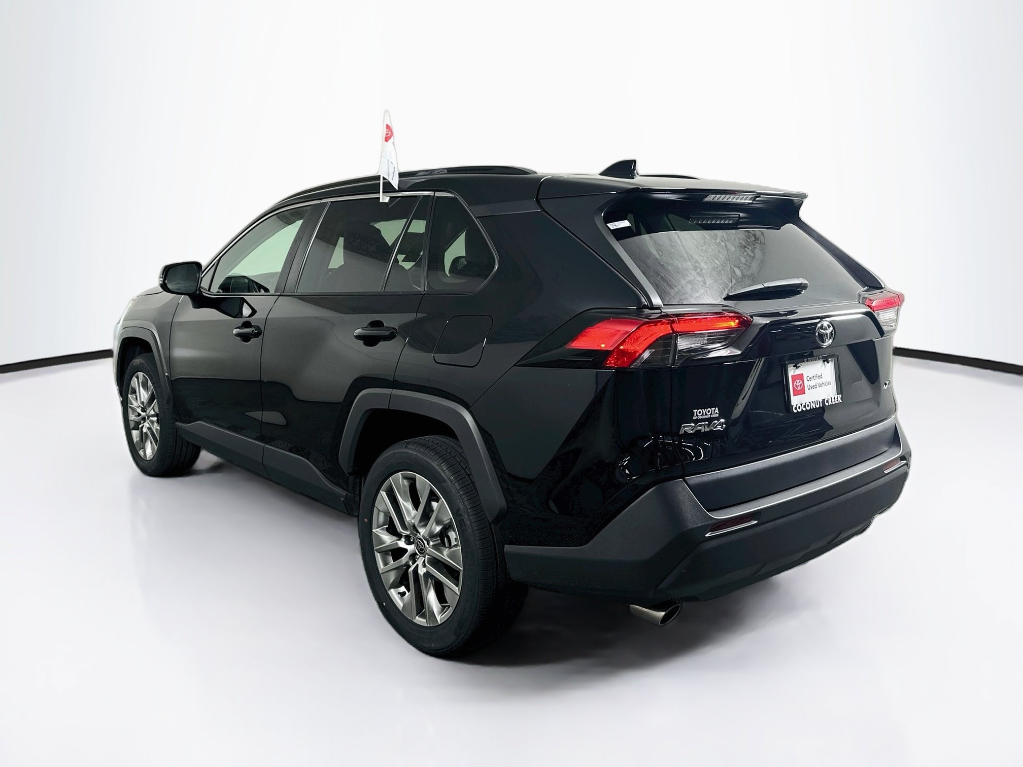 Certified 2023 Toyota RAV4 XLE Premium FWD image 5