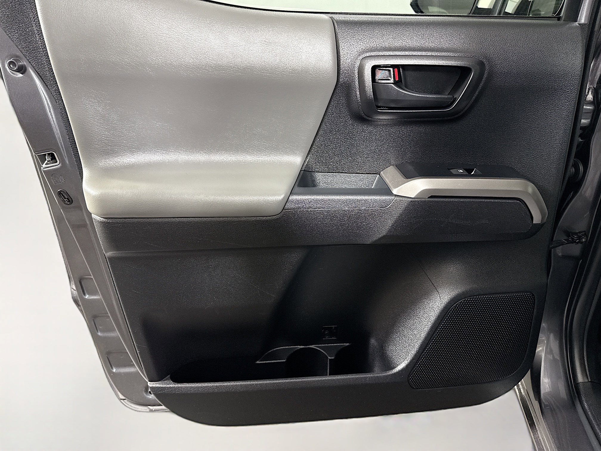 Used 2023 Toyota Tacoma SR image 25