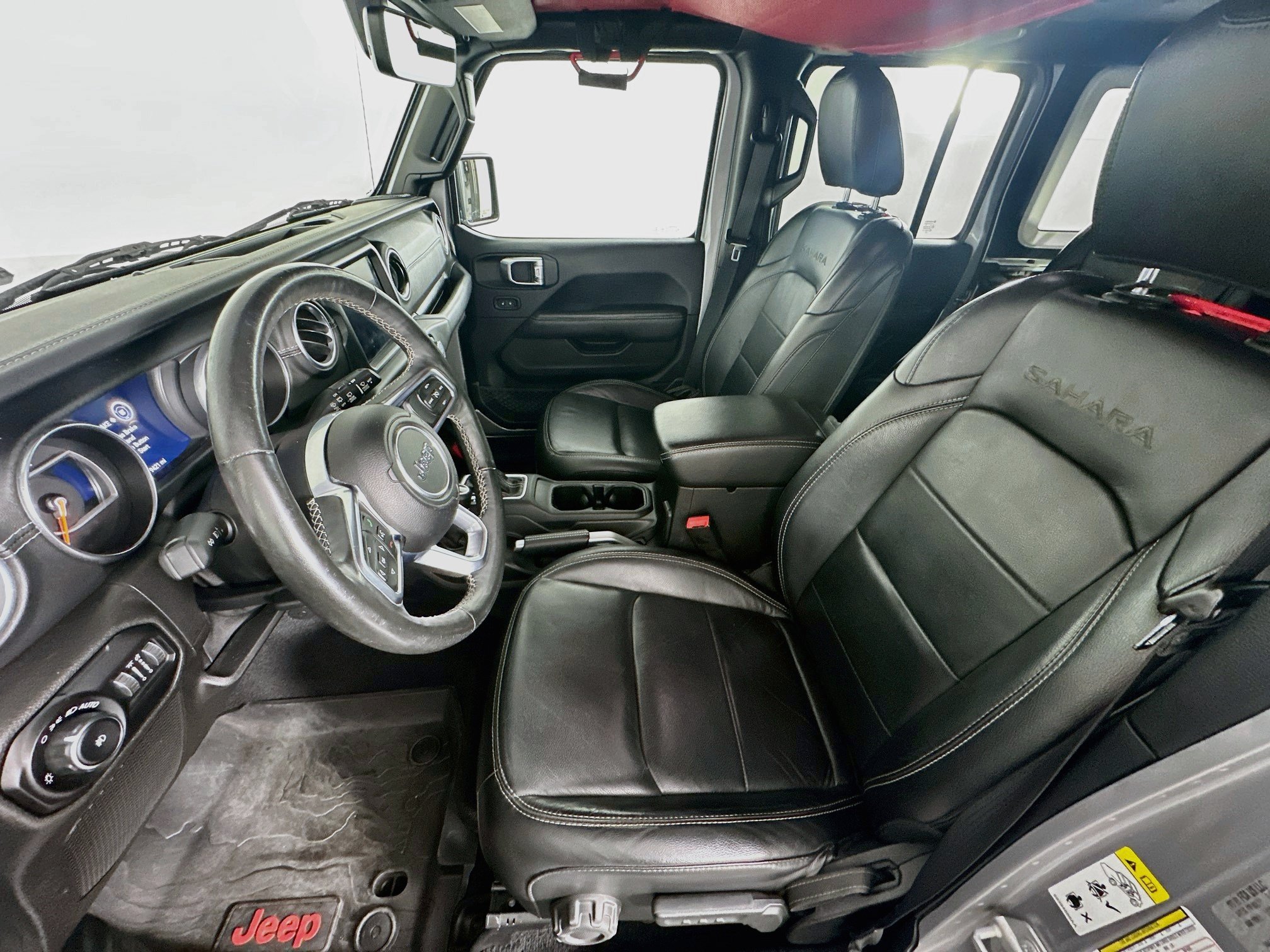 Used 2018 Jeep Wrangler Unlimited Sahara AWD/4WD image 13