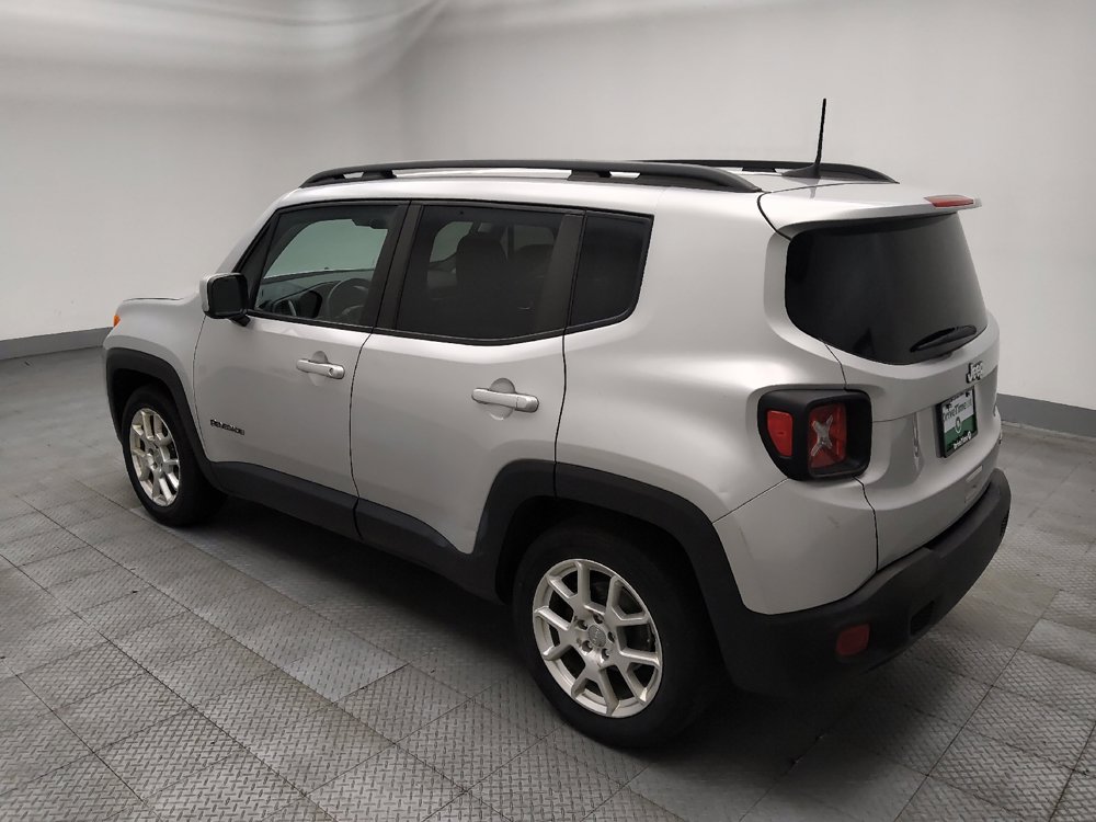 Used 2020 Jeep Renegade Latitude FWD image 3