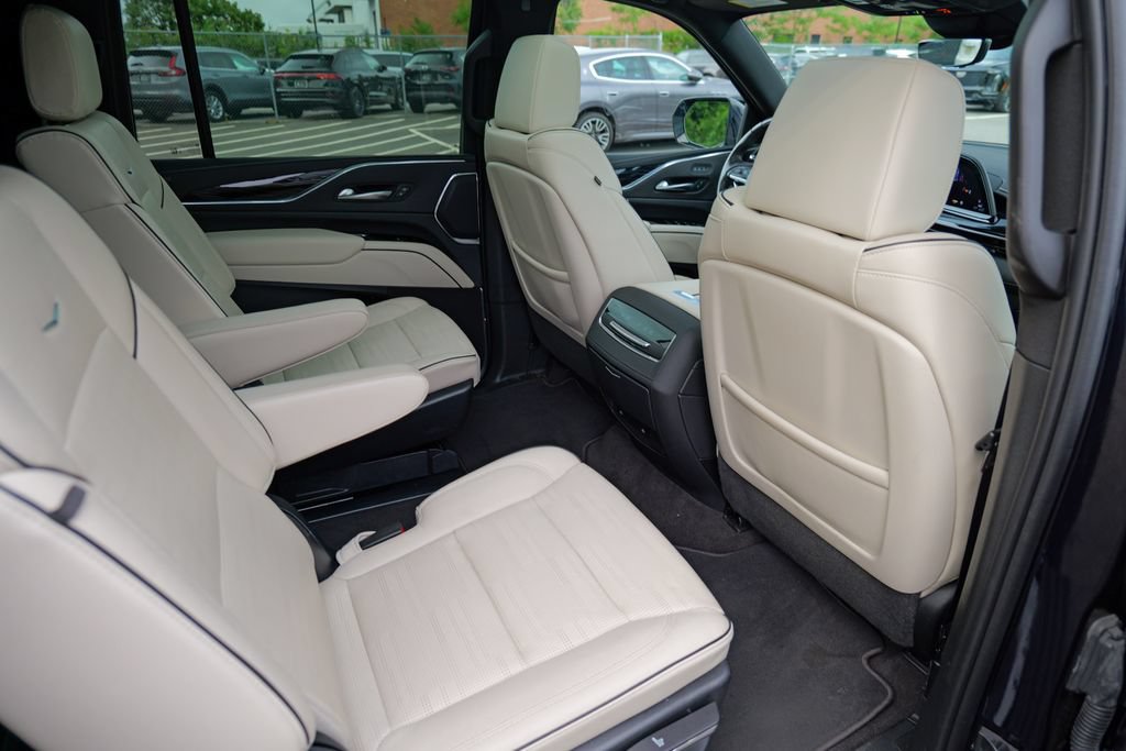 Used 2023 Cadillac Escalade ESV Sport w/ Touring Package AWD/4WD image 32