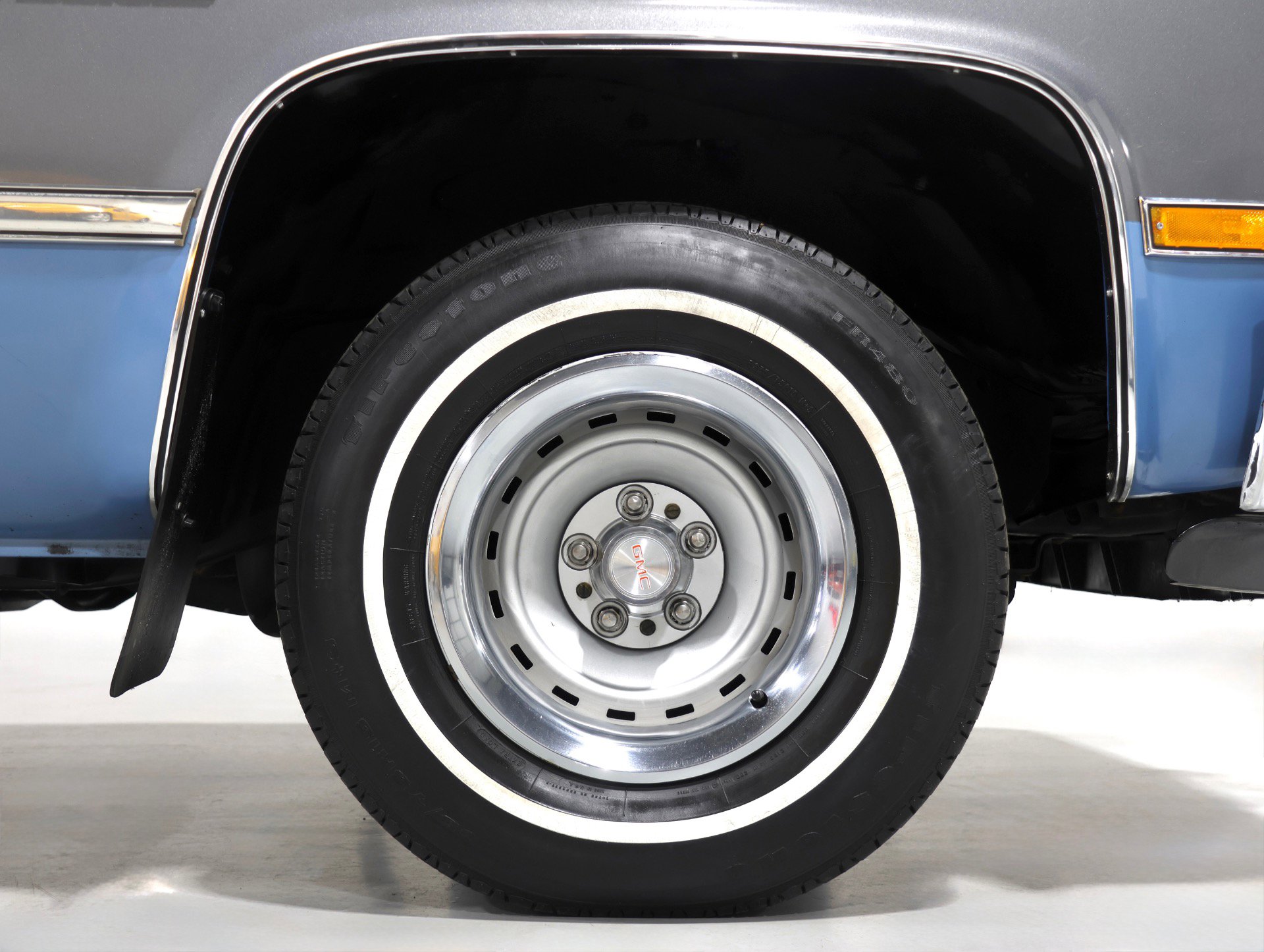 Used 1987 GMC Suburban 2WD image 57