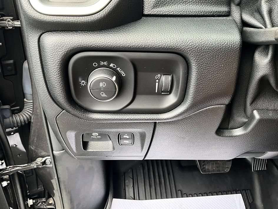 Used 2021 RAM 1500 Big Horn AWD/4WD image 17