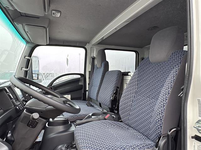 New 2025 Chevrolet Low Cab Forward image 12