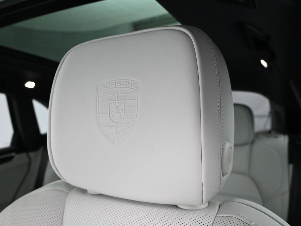 New 2025 Porsche Macan Turbo image 20