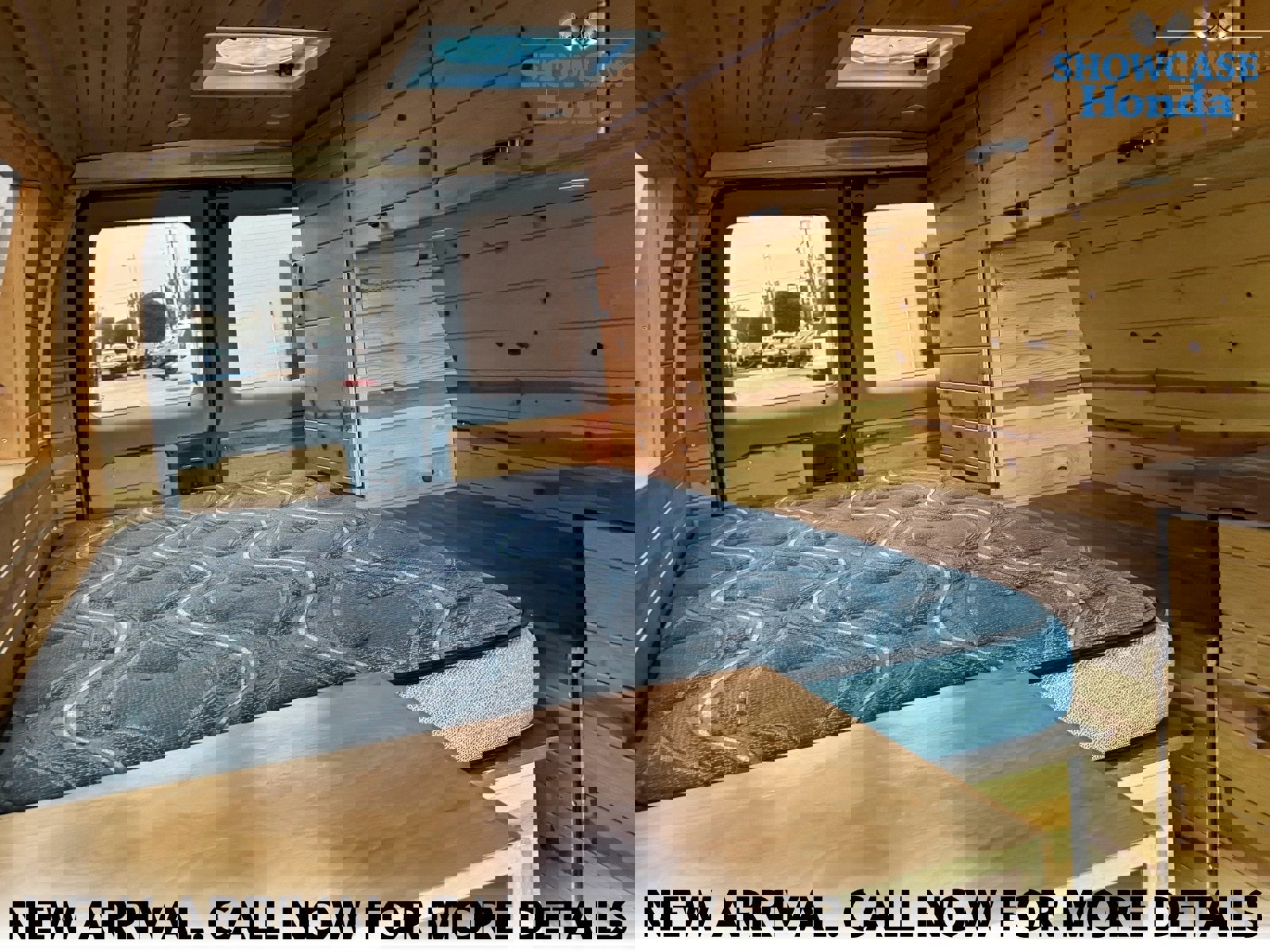 Used 2009 Ford E-350 and Econoline 350 Extended Wagon Super Duty image 17