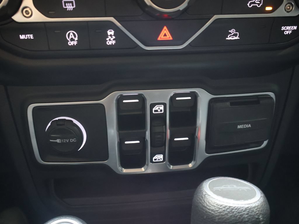 Used 2022 Jeep Gladiator Sport AWD/4WD image 31