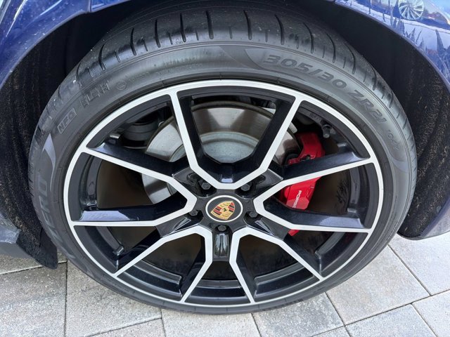 Used 2023 Porsche Taycan 4S AWD/4WD image 31